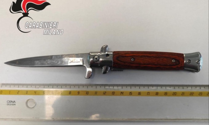 Ubriaco accoltella un coetaneo, 18enne arrestato