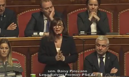 Satira contro la senatrice Daisy Pirovano: "Disgustoso"