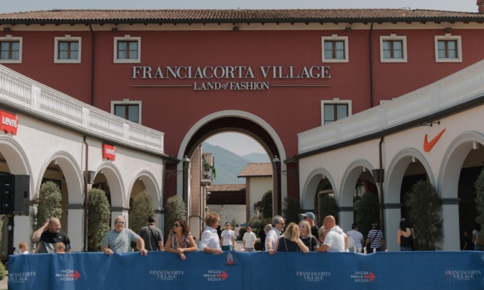 La 1000 Miglia “traina” la moda al Franciacorta Village