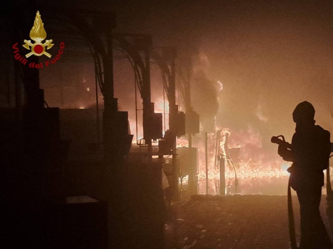 Incendio alla Faster, danni ingenti e un capannone inagibile