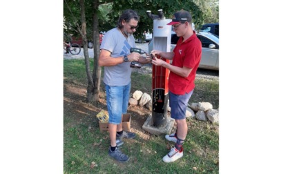 Ripristinato il totem con gli attrezzi per ciclisti, vandalizzato nel Parco del Serio