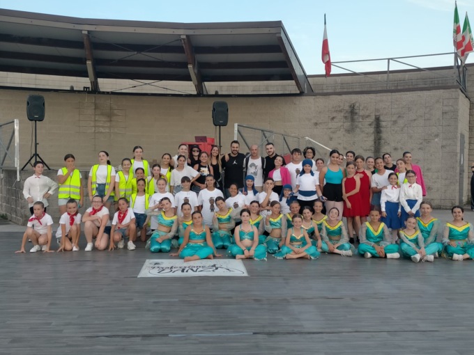 Buona cucina, musica e ballerini in erba alla Festa de l’Unità