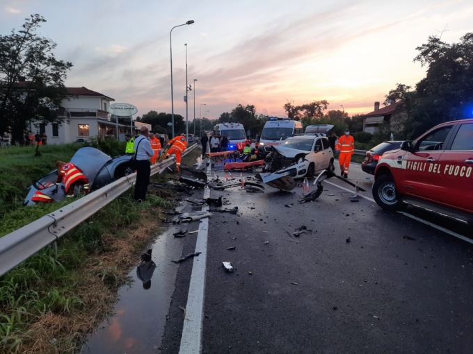 Spaventoso incidente sulla Provinciale maledetta, diversi feriti