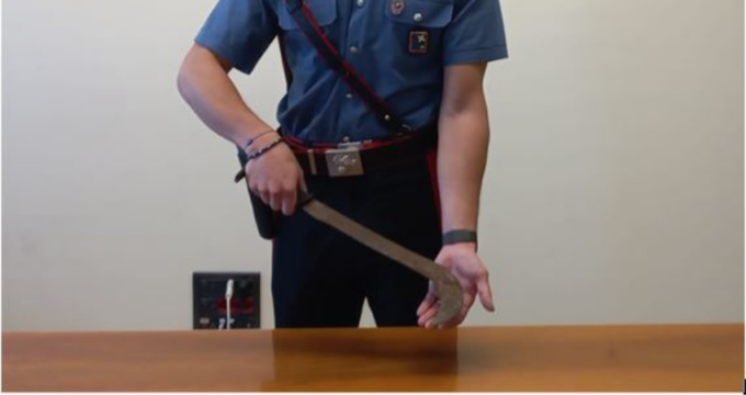 Folle lite in centro a Crema, denunciato un 26enne armato di roncola