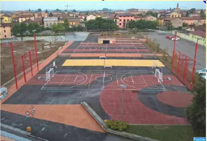 Piazza Don Sandro diventa una spiaggia per il primo memorial Renato Raniero