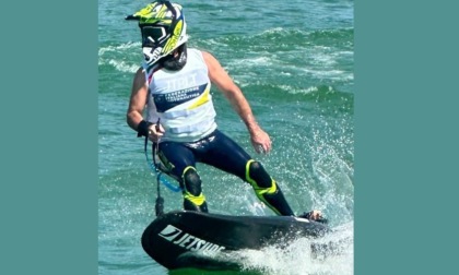 Il laghetto Treviza diventa "capitale" del motosurf