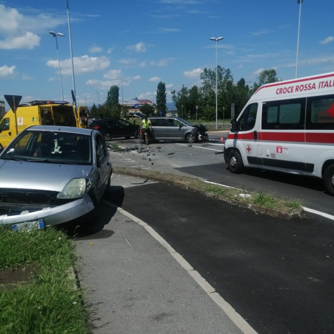 Schianto sulla Provinciale, tre feriti in ospedale in codice giallo