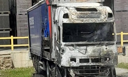 Camion in fiamme, paura a Dalmine