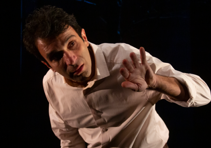 Luigi D’Elia a Treviglio in scena con “La luna e i falò”