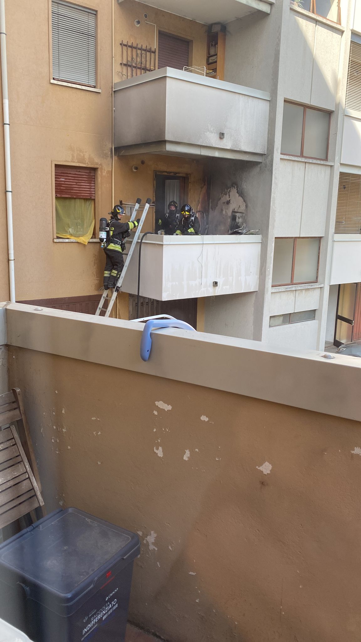 Treviglio incendio via Moroni