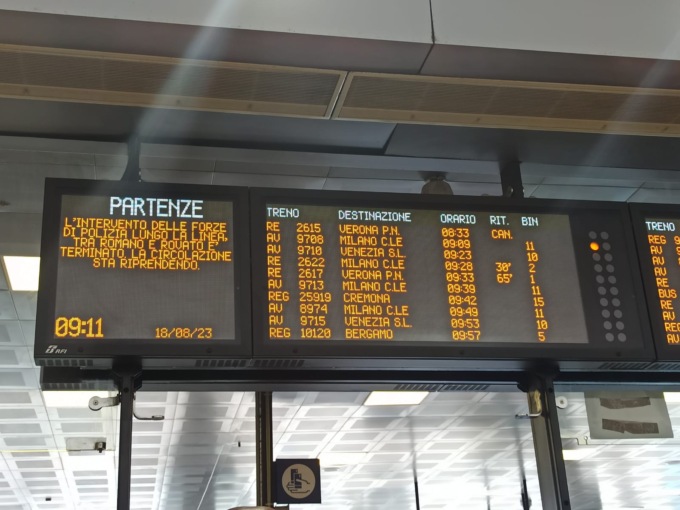 Cadavere rinvenuto sulla linea ferroviaria tra Romano-Rovato, molti treni cancellati o in ritardo