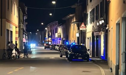 Accoltellato per strada alla testa dopo una lite