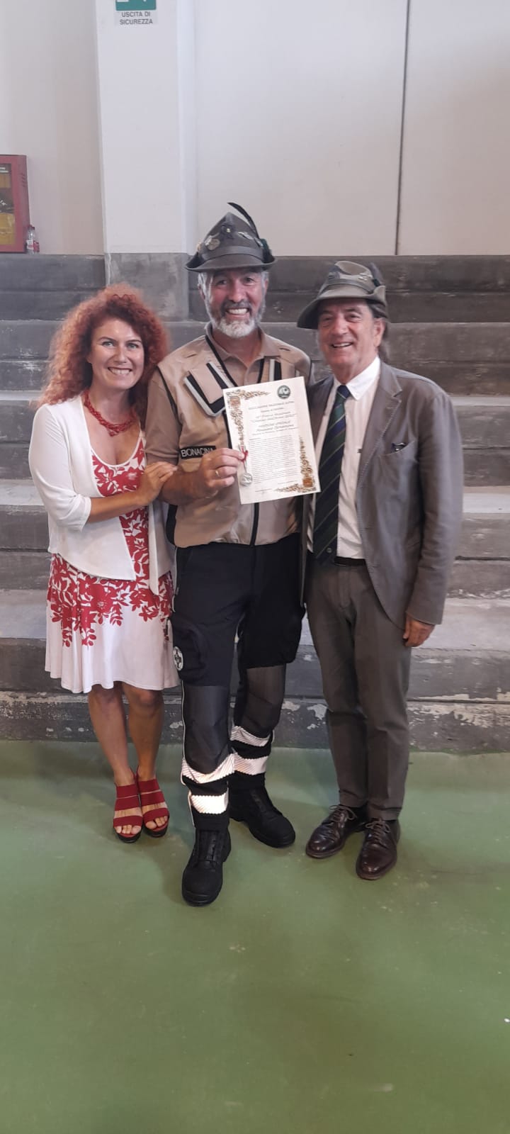 Urgnano Massimo Bonacina, 51 anni, premiato con la menzione speciale al premio nazionale "L'alpin dell'anno" per aver salvato un 80enne in arresto cardiaco