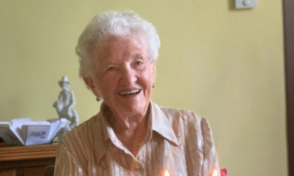 Nonna Delizia festeggia i suoi 101 anni con i balli della Pro loco
