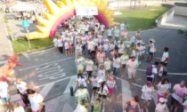 La Holi Run riempie le strade della città di sorrisi e solidarietà