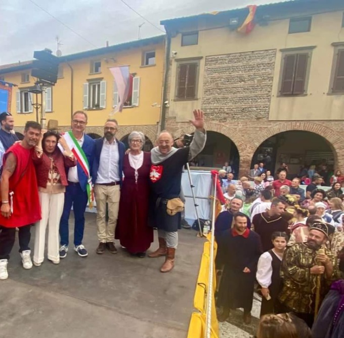 Tra rievocazioni storiche e asinelli il Palio dei cantù spopola