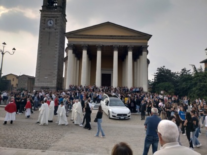 L’addio di Ghisalba a Diego: “Aiutaci a fare della nostra vita nuove sinfonie”