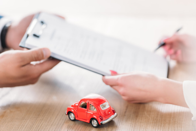 Confrontare le tariffe fa risparmiare sul premio RC Auto