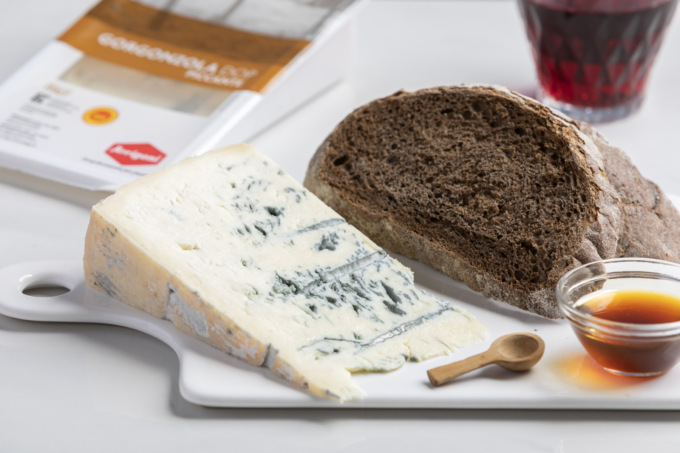 Forme Cult premia il gorgonzola piccante di Arrigoni Battista