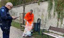 Abbandona rifiuti, multato dalla Polizia locale