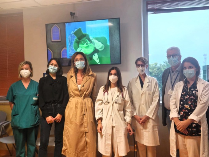 Il Rotaract Terre Cremasche dona una smart tv al reparto di pediatria