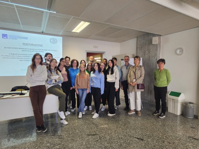I futuri infermieri incontrano gli studenti per promuovere la donazione di sangue