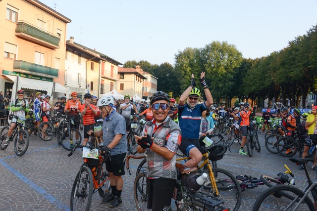 L’invasione su due ruote: pedalando lungo le rive del fiume Serio