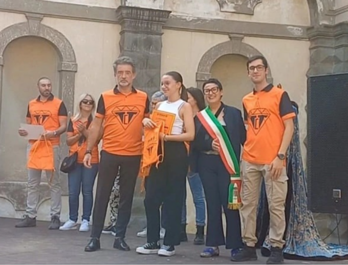 Benemerenze e borse di studio per la “Prima de Utùer”