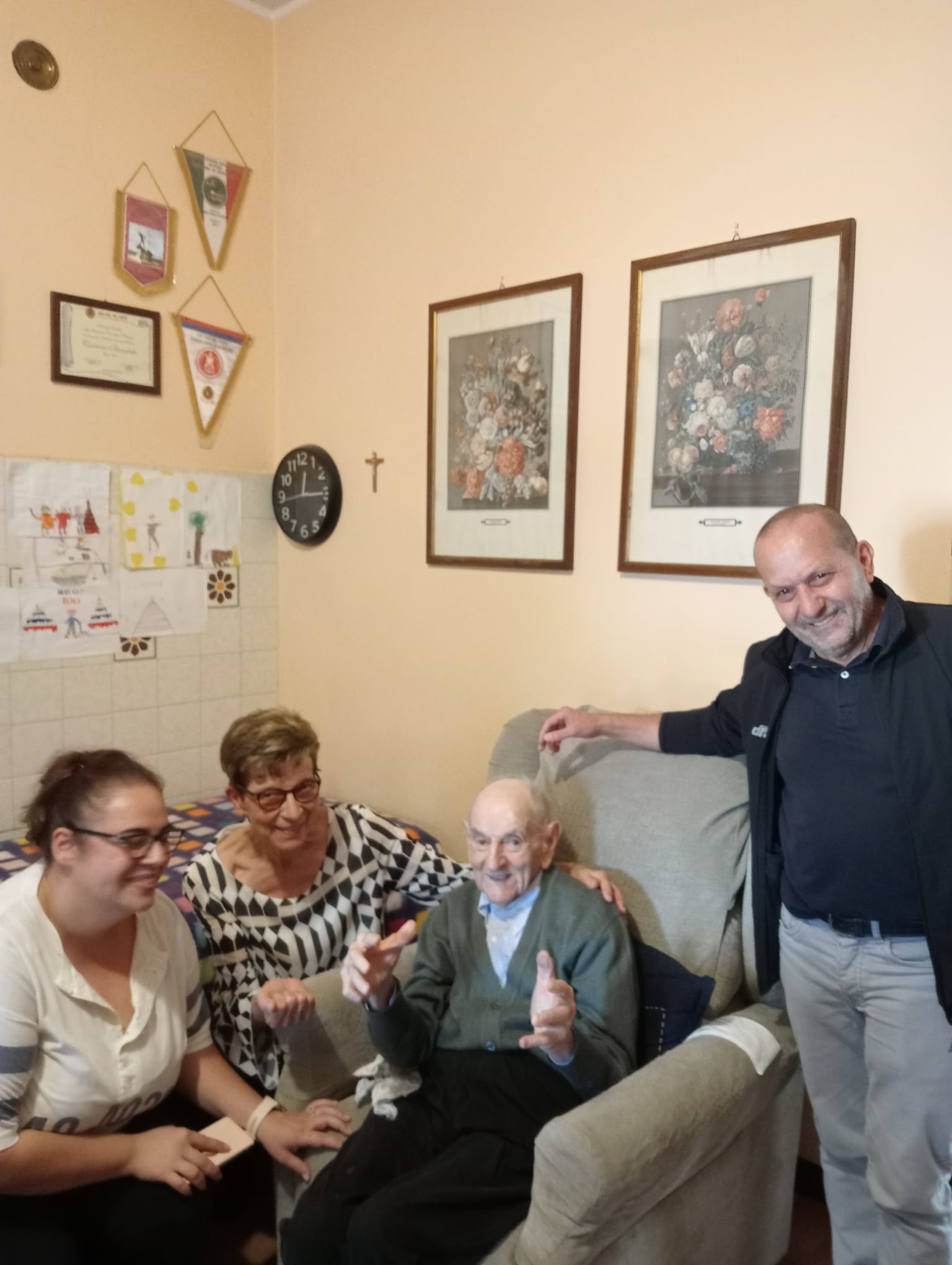 Pontirolo Nonno Miro compie 102 anni e l'Ancr consegna un attestato al reduce di Russia