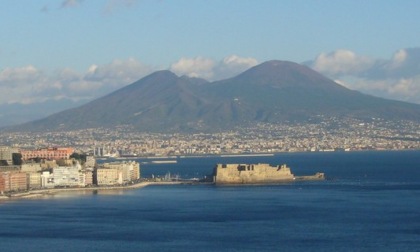 Si spaccia per un maresciallo di Treviglio e truffa  un'agenzia viaggi di Napoli