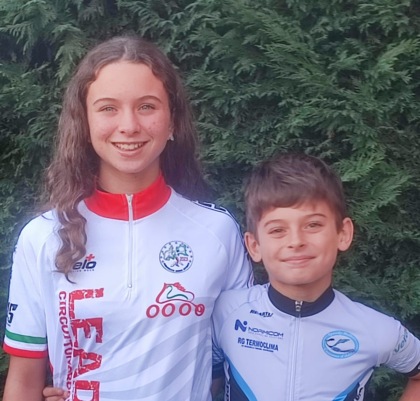 Giada e Mattia, giovanissimi campioni di velocità sui roller