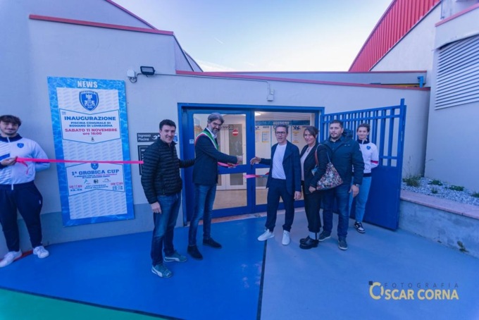 Le ragazze della serie A di pallanuoto “inaugurano” la piscina riqualificata