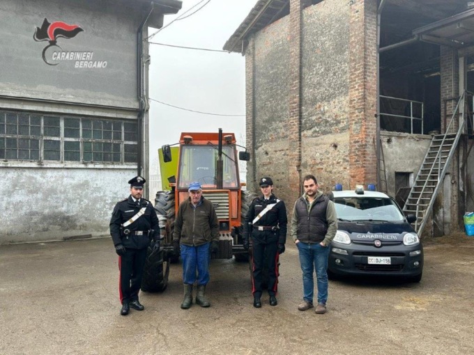 Trattore rubato “avvistato” a Basella, recuperato e restituito dai carabinieri