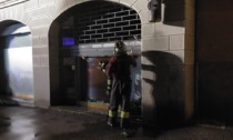 Incendio in pizzeria, Vigili del fuoco in azione