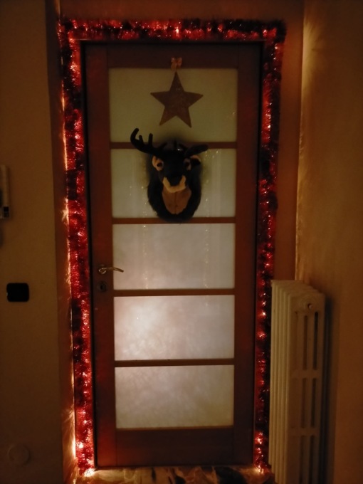 Una casa trasformata in un villaggio di Natale