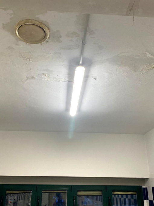 Scuola dell’Infanzia, infiltrazioni d’acqua nel blocco bagni