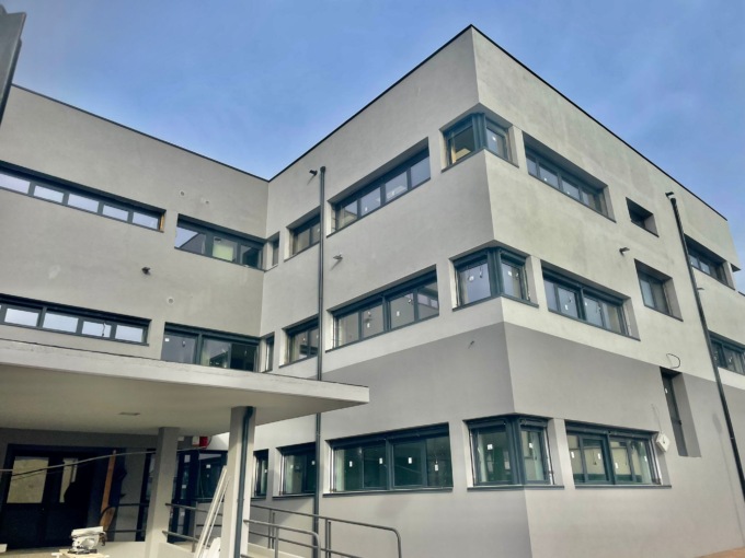 Scuole medie: ormai è sicuro, dopo l’Epifania si torna nell’immobile ristrutturato