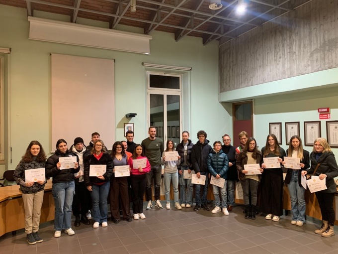 Consegnate le borse di studio ai giovani pontirolesi