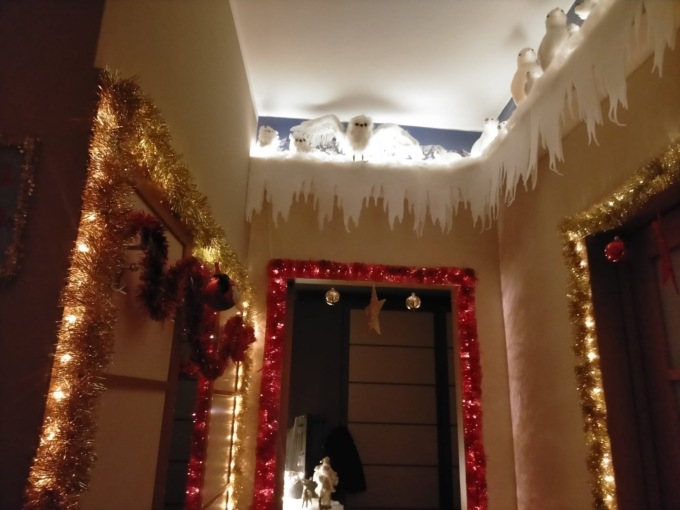 Una casa trasformata in un villaggio di Natale