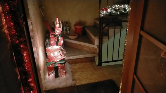 Una casa trasformata in un villaggio di Natale
