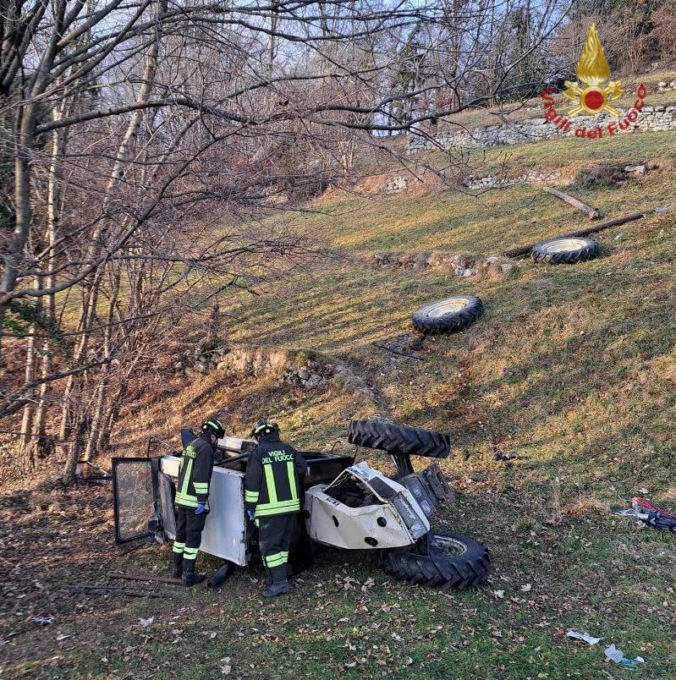 Travolto dal trattore mentre lavora, grave un agricoltore
