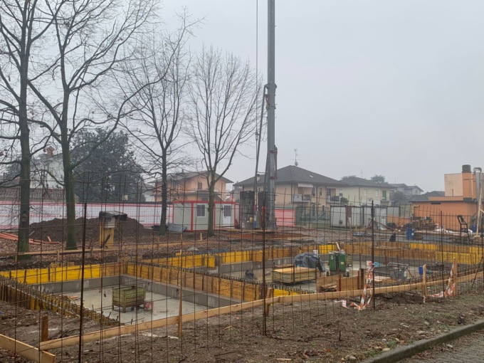 Scuole medie: mensa in costruzione