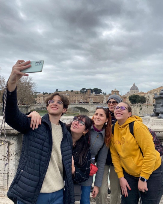 “Nell’Oratorio Insieme” risponde alle offese social contro i minorenni in gita a Roma