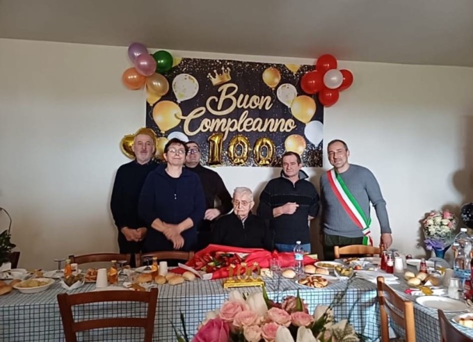 Adele Facheris taglia il traguardo dei 100 anni, festa grande in via Pirolo