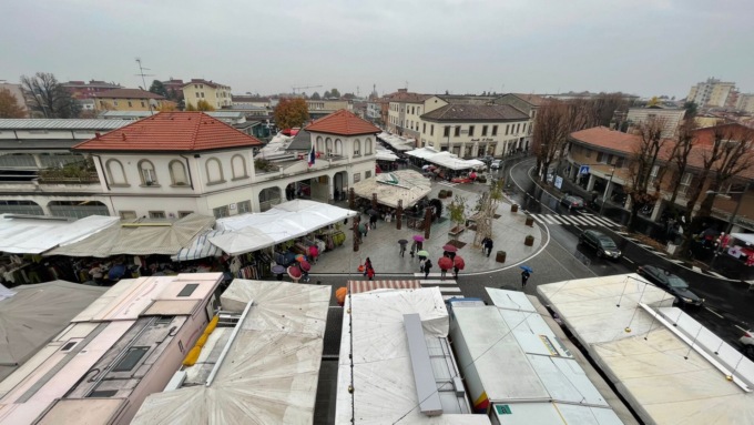 Treviglio, piazza Cameroni resterà ancora chiusa