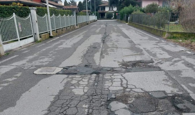Buche a Castel Rozzone, il sindaco risponde alle critiche dei cittadini