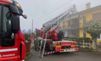 Due canne fumarie in fiamme, Vigili del fuoco in azione a Mozzanica e Filago