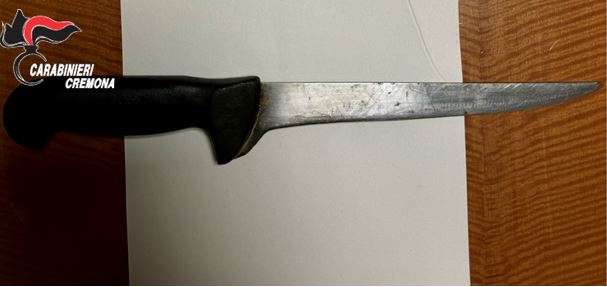 Lite al bar, nello zaino aveva un coltello: denunciato un 26enne