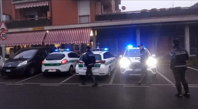 Irregolari in via Pradone dove a dicembre un pakistano è stato ucciso dal suo coinquilino