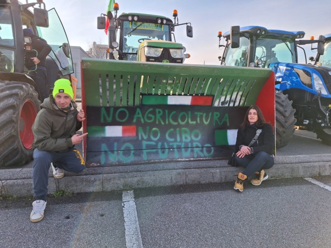 La protesta degli agricoltori arriva sul palco di Sanremo